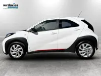 Usado Toyota Aygo X PURE 72 HP (52 kW) 2022 Branco SUV