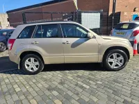 Usado Suzuki Grand Vitara 140 HP (102 kW) 2006 Bege SUV