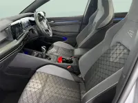 Begagnad VW Golf VIII R-line 150 HK (110 kW) 2022 Grå Halvkombi