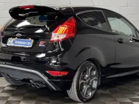 Begagnad Ford Fiesta ST 2017 Svart Halvkombi