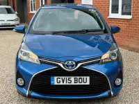 Used Toyota Yaris 100 HP (73 kW) 2015 Blue Hatchback
