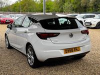 Używany Vauxhall Astra SRi 150 KM (110 kW) 2018 Biały Hatchback