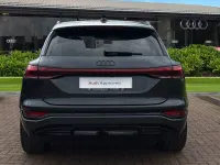 Usado Audi e-tron Performance 225 kW (306 CV) 2025 Gris SUV