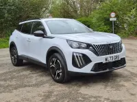 Używany Peugeot 2008 Allure 130 KM (95 kW) 2024 Biały SUV