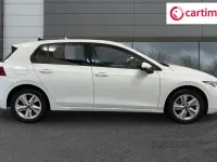 Second-hand VW Golf VIII Life 150 CP (110 kW) 2022 Alb Hatchback