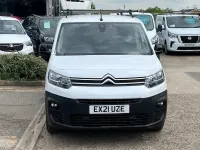 Used Citroën Berlingo Start 130 HP (95 kW) 2021 White MPV