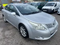 Usado Toyota Avensis 2009 Prateado Sedan