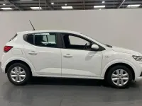 Usado Dacia Sandero Comfort 91 CV (66 kW) 2022 Blanco Utilitario
