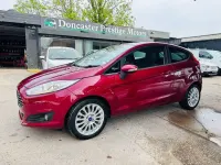 Używany Ford Fiesta Titanium 2014 Czerwony Hatchback
