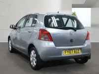 Used Toyota Yaris 85 HP (62 kW) 2007 Silver Hatchback