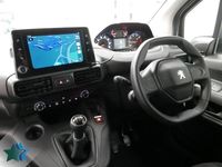 Used Peugeot Partner 100 HP (73 kW) 2021 White MPV