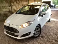 Used Ford Fiesta Zetec 2013 White Hatchback
