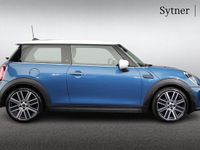 Begagnad Mini Cooper Exclusive 136 HK (100 kW) 2021 Blå Halvkombi