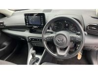 Used Toyota Yaris Hybrid 116 HP (85 kW) 2023 White Hatchback