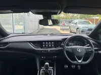 Begagnad Vauxhall Insignia SRi 162 HK (119 kW) 2018 Blå Halvkombi