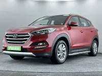 Używany Hyundai Tucson SE 177 KM (130 kW) 2017 Czerwony SUV