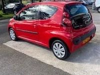 Used Peugeot 107 Active 68 HP (50 kW) 2012 Red Hatchback