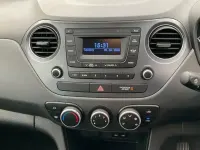 Used Hyundai i10 SE 67 HP (49 kW) 2019 White Hatchback