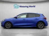 Second-hand Ford Focus ST-Line 125 CP (91 kW) 2023 Albastru Hatchback