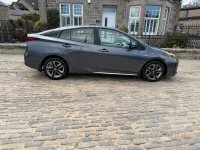 Usado Toyota Prius 122 HP (89 kW) 2020 Cinzento Citadino