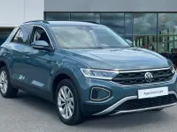 Used VW T-Roc Match 150 HP (110 kW) 2024 Petrol blue metallic SUV