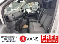 Used Vauxhall Vivaro 145 HP (106 kW) 2023 White MPV