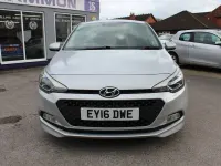 Used Hyundai i20 Premium 100 HP (73 kW) 2016 Silver Hatchback