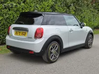Usado Mini Cooper SE Hatch 135 kW (184 CV) 2020 Plateado Utilitario