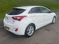 Used Hyundai i30 Edition 100 HP (73 kW) 2013 White Hatchback