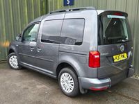Usado VW Caddy S 102 HP (75 kW) 2017 Cinzento Monovolume