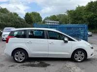 Second-hand Peugeot 5008 Active 115 CP (84 kW) 2014 Alb Monovolum