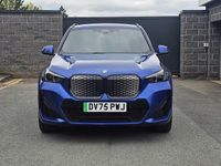 Begagnad BMW iX1 Luxury Line 147 kW (201 HK) 2025 Blå SUV