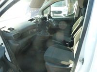 Used Vauxhall Combo Sportive 100 HP (73 kW) 2020 White MPV