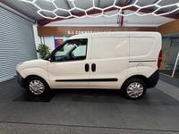 Used Vauxhall Combo 95 HP (69 kW) 2018 White MPV