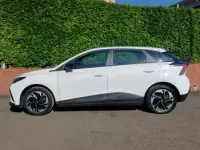 Used MG MG4 EV SE 149 kW (203 HP) 2023 White Hatchback