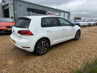 Begagnad VW Golf VII Edition 130 HK (95 kW) 2020 Vit Halvkombi