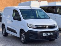 Used Vauxhall Combo S 100 HP (73 kW) 2024 White Van