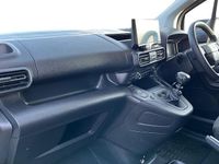 Used Vauxhall Combo S 102 HP (75 kW) 2024 White Van