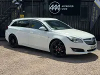 Used Vauxhall Insignia SRi 163 HP (119 kW) 2014 White Estate