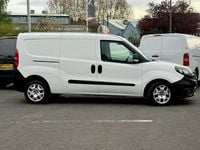 Begagnad Fiat Doblò 2021 Vit Minibuss