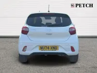 Used Hyundai i10 Premium 62 HP (45 kW) 2024 White Hatchback