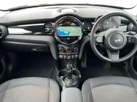 Usado Mini Cooper Classic 134 CV (98 kW) 2023 Rojo Utilitario