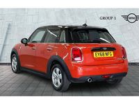 Używany Mini Cooper Hatch 136 KM (100 kW) 2018 Pomarańczowy Hatchback
