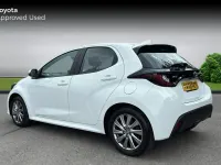 Usado Toyota Yaris Hybrid 116 HP (85 kW) 2024 Branco Citadino