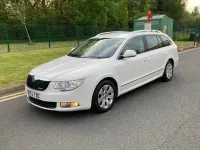 Usado Skoda Superb GreenLine 105 CV (77 kW) 2012 Blanco Familiar