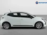 Used Renault Clio Evolution 90 HP (66 kW) 2024 White Hatchback