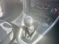 Usado Ford Focus Zetec 115 HP (84 kW) 2015 Prateado Citadino
