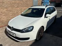 Begagnad VW Golf VII SE 105 HK (77 kW) 2012 Vit Kombi