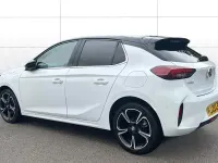 Begagnad Vauxhall Corsa Ultimate 101 HK (74 kW) 2023 Vit Halvkombi