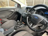 Used Ford Focus Titanium 100 HP (73 kW) 2015 Red Hatchback